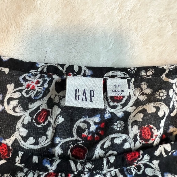 NWOT GAP Floral Romantic Top - Picture 3 of 6